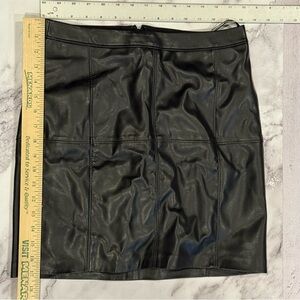 White House Black Market Sleek Black Faux Leather Pencil Skirt size 2